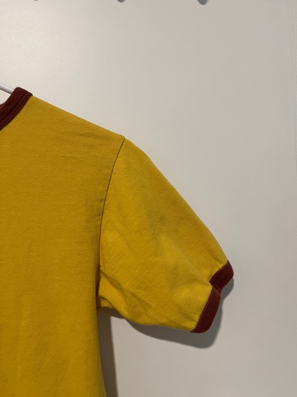 Y2K Nestles Quik Bunny Yellow Brown Graphic T-Shirt Chocolate Milk 2000’s - Picture 3 of 10